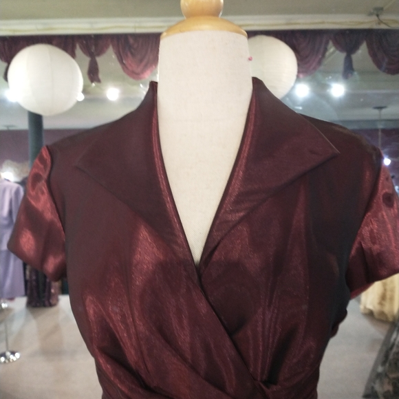 Formal dress - Picture 3 of 6